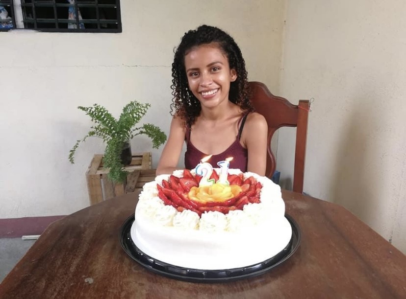 Breshlyn with her 21st birthday cake